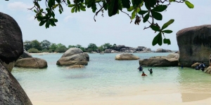 Pesona Pantai Tanjung Tinggi, Surga di Negeri Laskar Pelangi