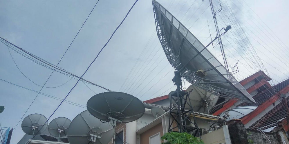 Alasan Roy Suryo Pasang Banyak Antena Parabola di Rumah