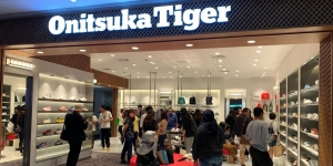 Onitsuka Tiger Rilis Sneakers Paling Ikonik