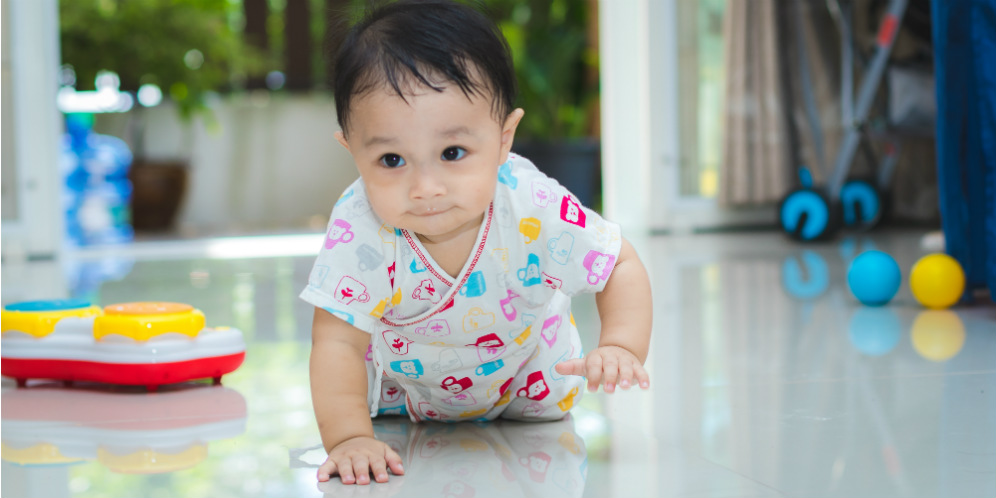 4 Stimulasi yang Bisa Membuat Bayi Cepat Merangkak