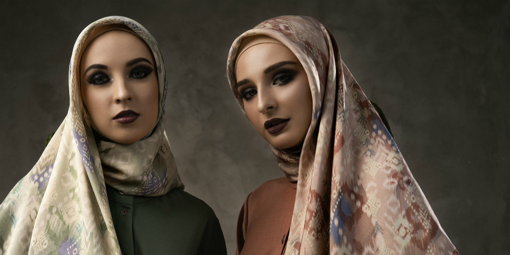 Hijab Duplex Dua Sisi Besutan Katonvie x Itang Yunasz
