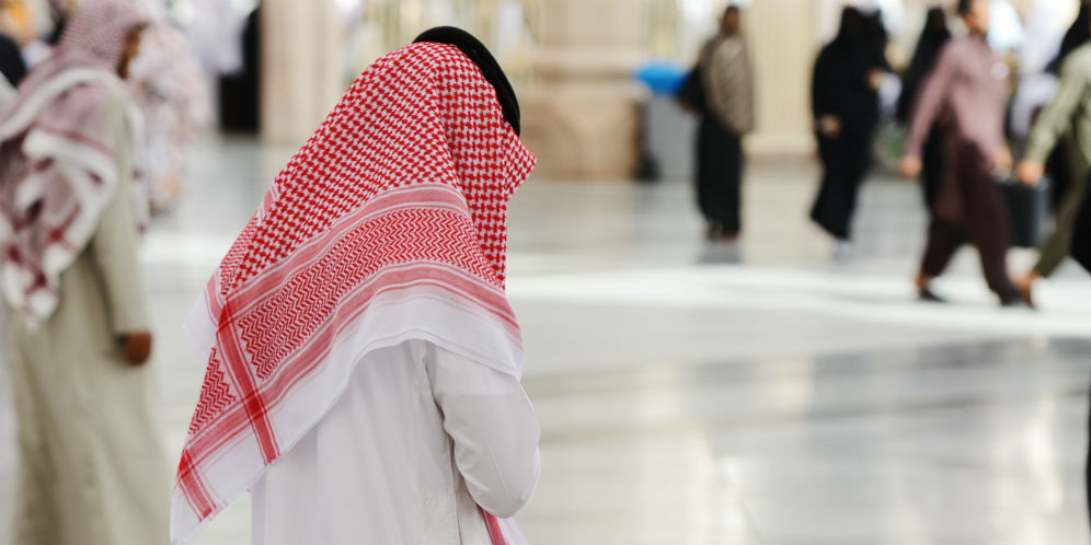 Raja Saudi Resmi `Lockdown` Mekah dan Madinah Usai Dua Pasien Corona Meninggal