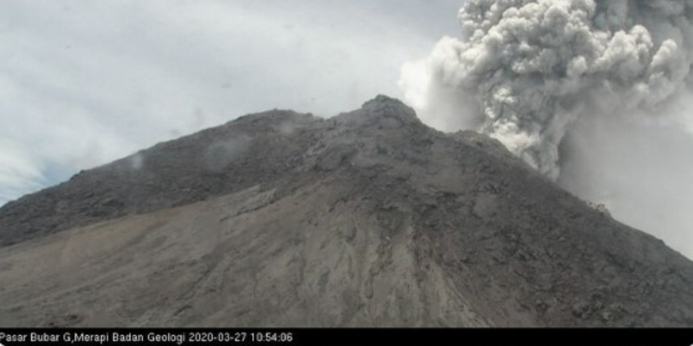 Gunung Merapi Erupsi, Kolom Abu Setinggi 5.000 Meter