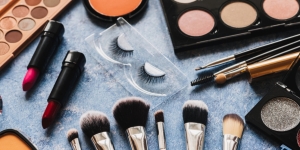 Tips Menjaga Kebersihan Make Up dari Penata Rias Meghan Markle