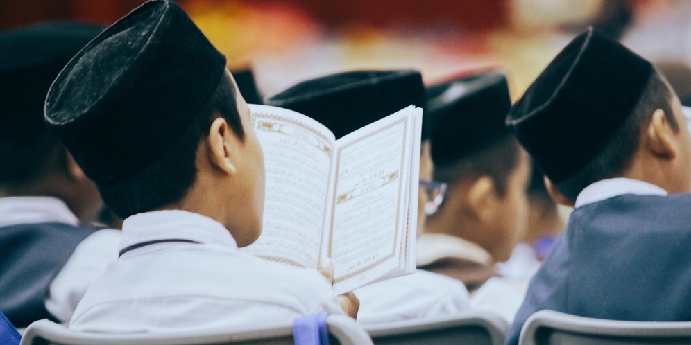 6 Tips Rutin Membaca Quran di Bulan Ramadan Saat Pandemi Corona
