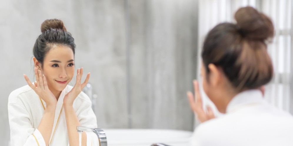 Sama-Sama Bersihkan Kulit, Ini Beda Micellar Water dan Toner