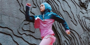 5 Inspirasi Hijab Sporty Style ala Soraya Larasati
