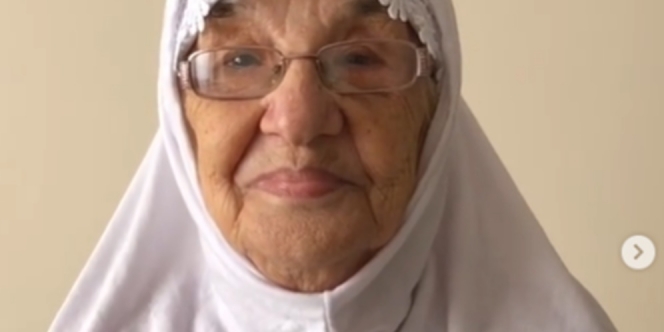 Masya Allah, Kisah Menggetarkan Wanita Usia 84 Tahun Masuk Islam