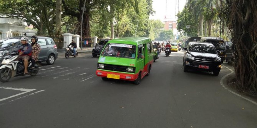 Sopir Angkot di Karawang Kerap Langgar Protokol Kesehatan