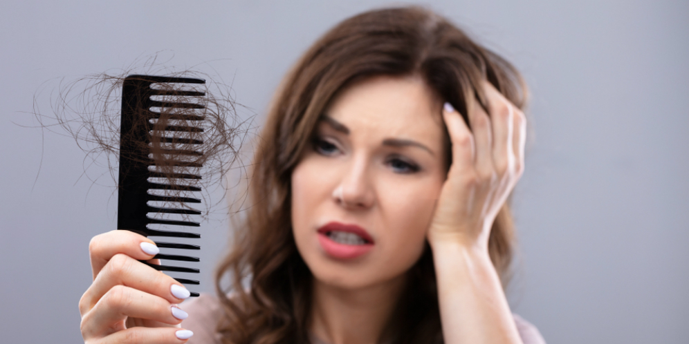 10 Cara Mengatasi Rambut Rontok dengan Bahan Alami, Mudah dan Gampang