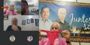 Astaga! Politisi Senior Kepergok Ciumi Celana Dalam Wanita saat Rapat via Zoom