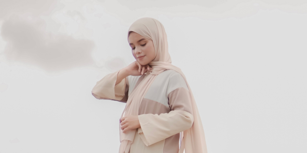 3 Desain Bridal Jumpsuit Agar Tampil Beda Saat Menikah