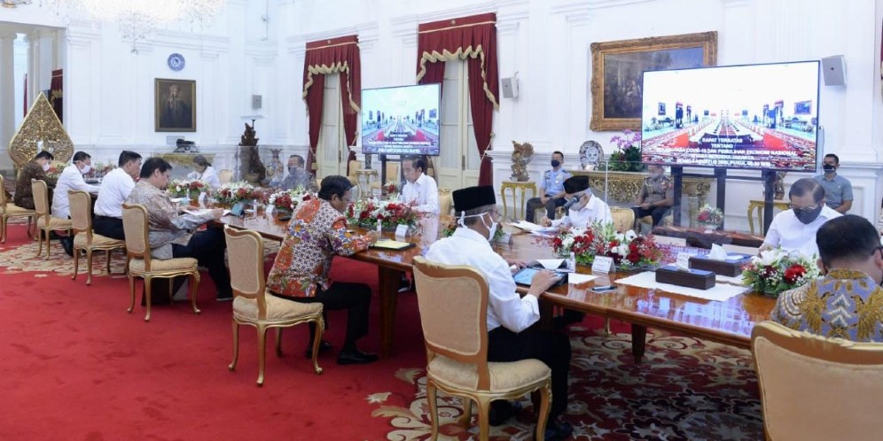 Tak Pakai Masker Saat Pimpin Rapat Terbatas, Jokowi Dikritik Netizen