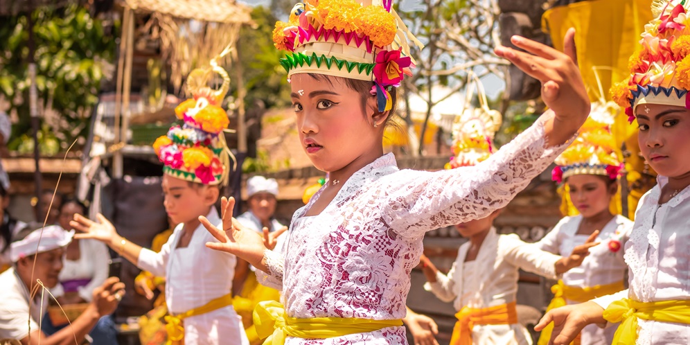 Mengenal Jenis Pola Lantai dalam Tari Tradisional