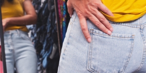 Jarang Diketahui, 6 Dampak Buruk Memakai Celana Ketat Bagi Kesehatan