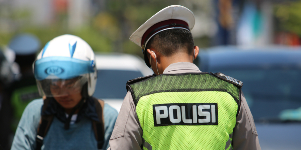 Viral Video Polisi di Bali Tilang dan Denda WN Jepang Rp1 Juta Karena Lampu Mati