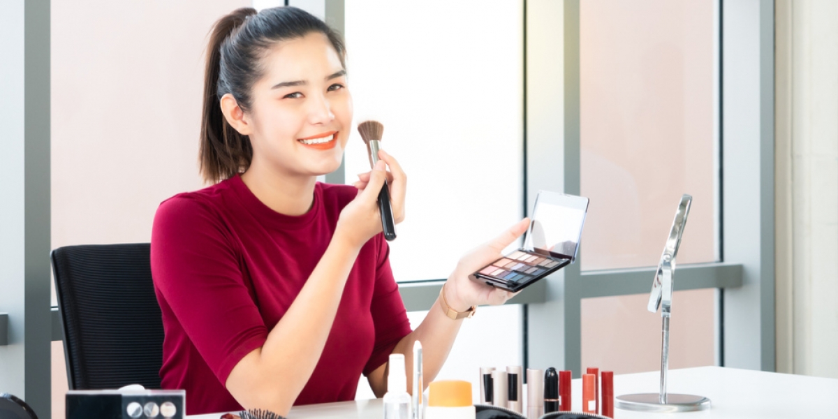 5 Tips Tampil Lebih Muda Dengan Makeup