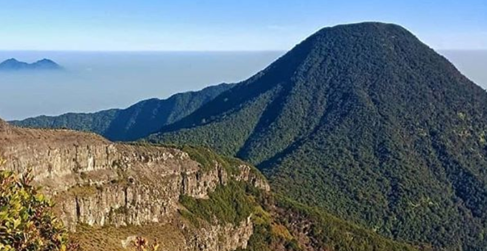 Viral Foto Pendaki Bugil di Gunung Gede Pangrango, Begini Endingnya