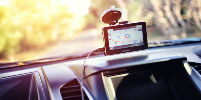 Permudah Berkendara, Begini Cara Pasang GPS di Mobil
