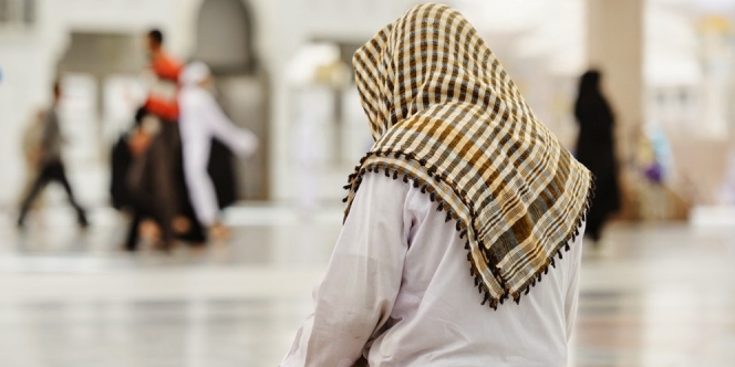 12 Gerakan Sholat Yang Benar Lengkap Dengan Tata Cara Dan Bacaannya