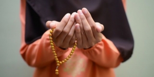 Doa Selesai Sholat Witir Lengkap Niat, Tata Cara dan Keutamaannya