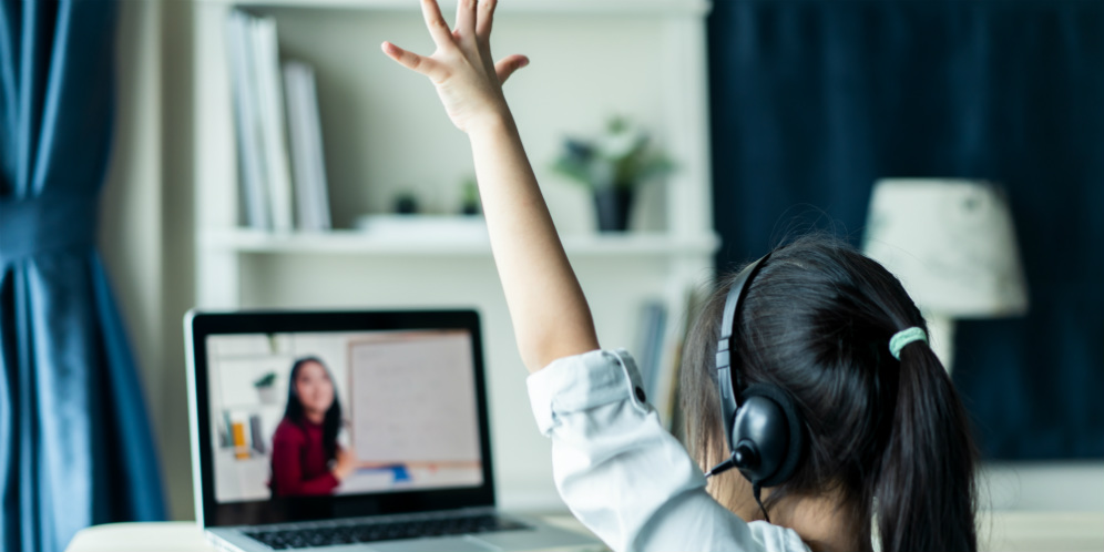Cegah Nyeri Leher dan Punggung Pada Anak Saat Sekolah Online
