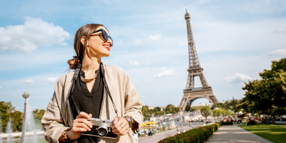 10 Trik Tampil Ala Parisian Style Bak Wanita Perancis