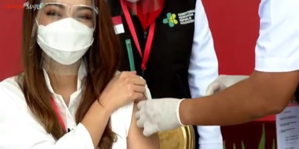 Dokter Reisa Broto Asmoro Lega Sudah Disuntik Vaksin Covid-19