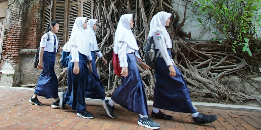 Respons Tegas Kemendikbud Soal Siswi Nonmuslim SMK di Padang Diminta Berjilbab