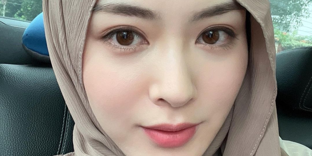 Ayana Moon Pamer Gaya Hijab Baru, Warganet Ramai Minta Tutorial