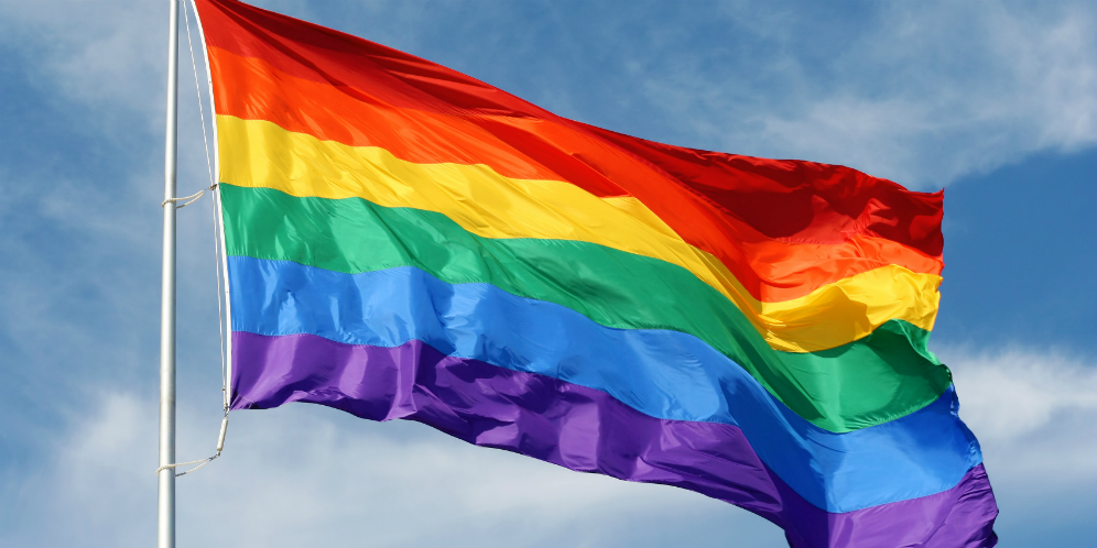 Geger Mahasiswa Turki Buat Poster Kabah Dibubuhi Bendera LGBT