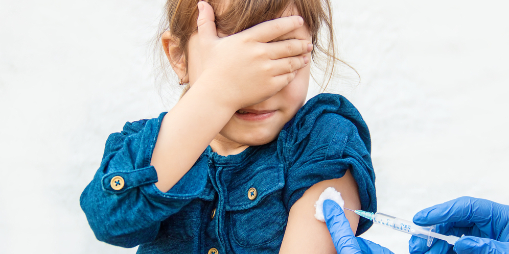 Anjuran Vaksinasi bagi Anak di Tengah Pandemi, Tunda atau Tetap Lakukan?