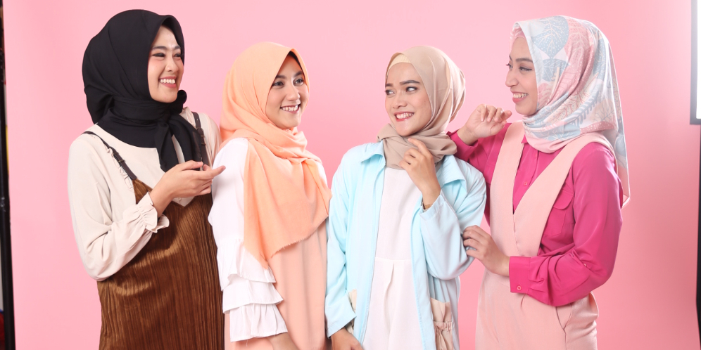 Makeup Simple dan Hijab Cantik Juara Dream Girls