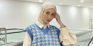 Inspirasi Hijab dan Sweater Vest ala Korea 