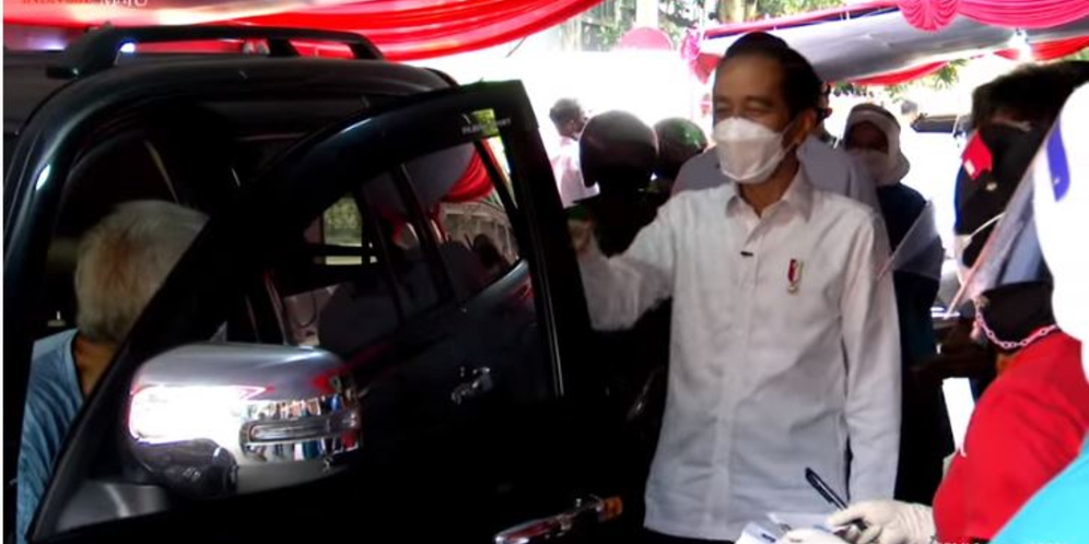 Jokowi Harap Vaksinasi Drive Thru Makin Banyak