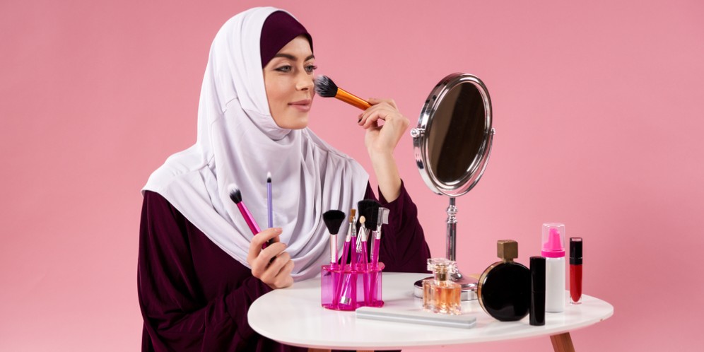 ModBeautyKeeper, Penyelamat Hijab dari Noda Saat Makeup