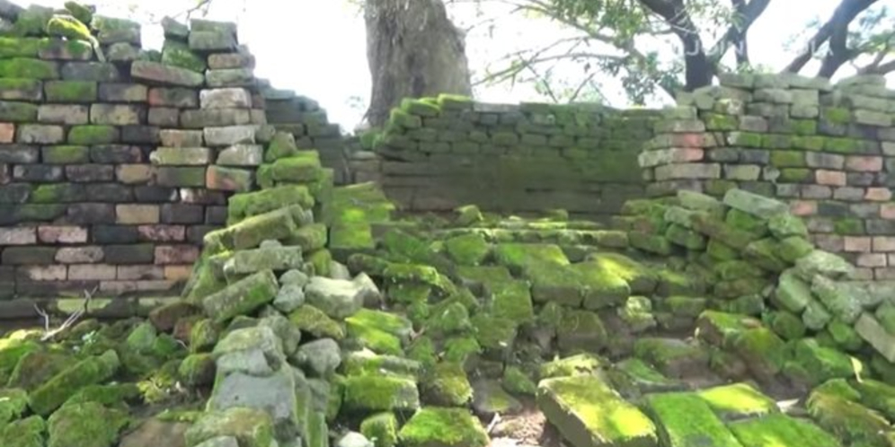 Tak Terurus, Candi Peninggalan Kerajaan Majapahit Jadi Sarang Ular Kobra