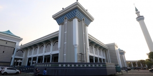 Megahnya Masjid Nasional Al Akbar Surabaya