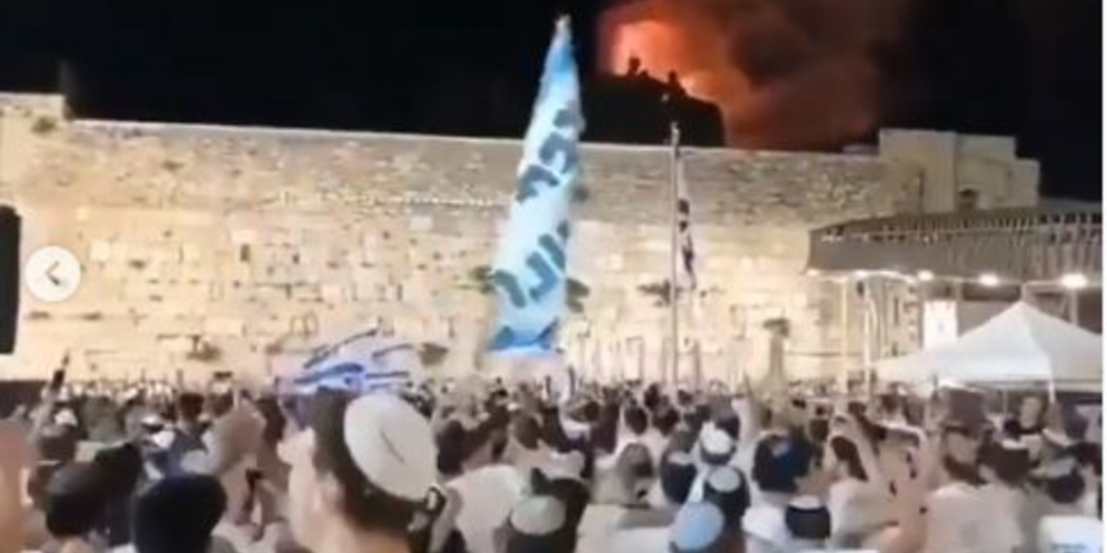 Warga Israel Bersorak Kegirangan Lihat Pohon di Masjidil Aqsa Terbakar