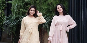 6 Fashion Style Ririn Ekawati & Rini Yulianti, Dikira Kembar Meski Beda Gaya