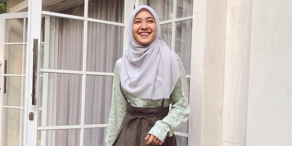 Mantap Tutup Aurat, 5 Gaya Cut Syifa Memakai Hijab