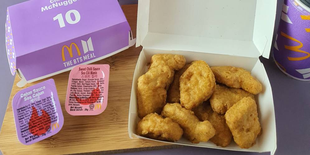 Kreatif! Army Sulap Bungkus Nugget BTS Meal Jadi Casing HP