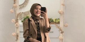 4 Inspirasi Padu Padan Hijab dan Blazer Ala Selebgram Lida Lubis