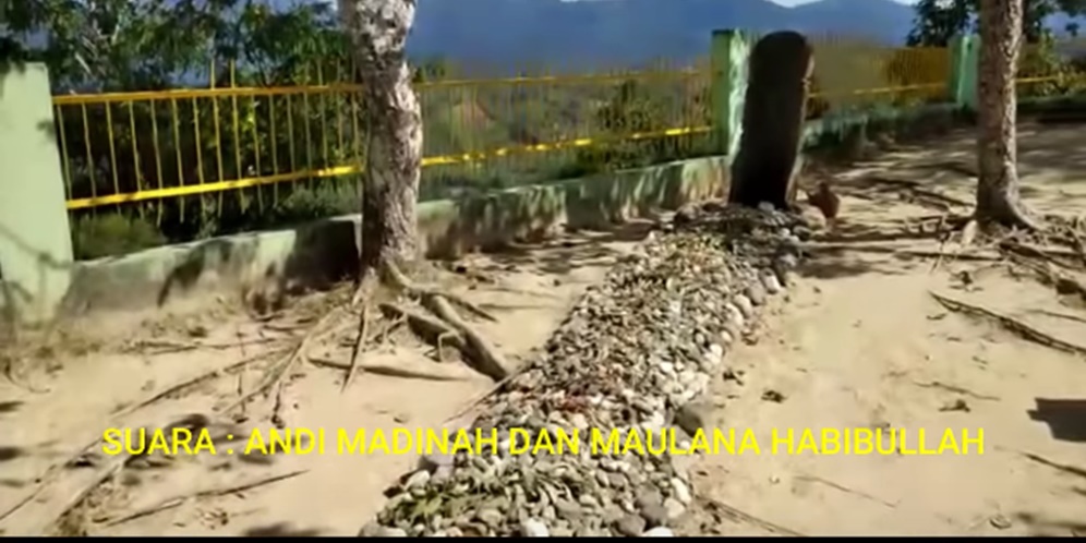 Panjang 8 Meter, Benarkah Ini Makam Sahabat Nabi di Indonesia?