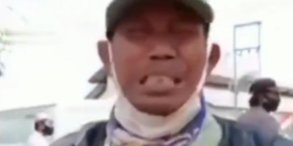 Viral Hansip Nangis Ditegur Polisi karena Gak Maskeran, Takut hingga Ngaku Lapar