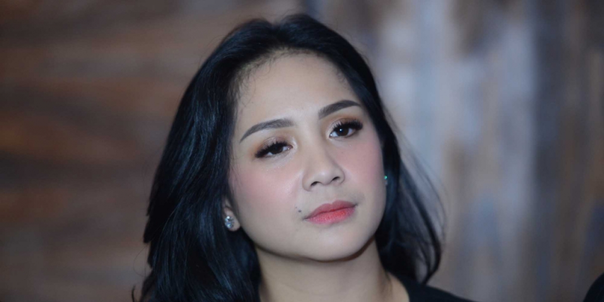 Nagita Slavina Histeris Diberi Raffi Ahmad Tas Hermes Croco Rp 1 Miliar:  Pegang Jangan Sembarangan - Tribun Wow