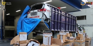 Curiga Mobil Ambulans Ringsek Diangkut Truk, Ternyata Kabinnya Isi Rokok Ilegal