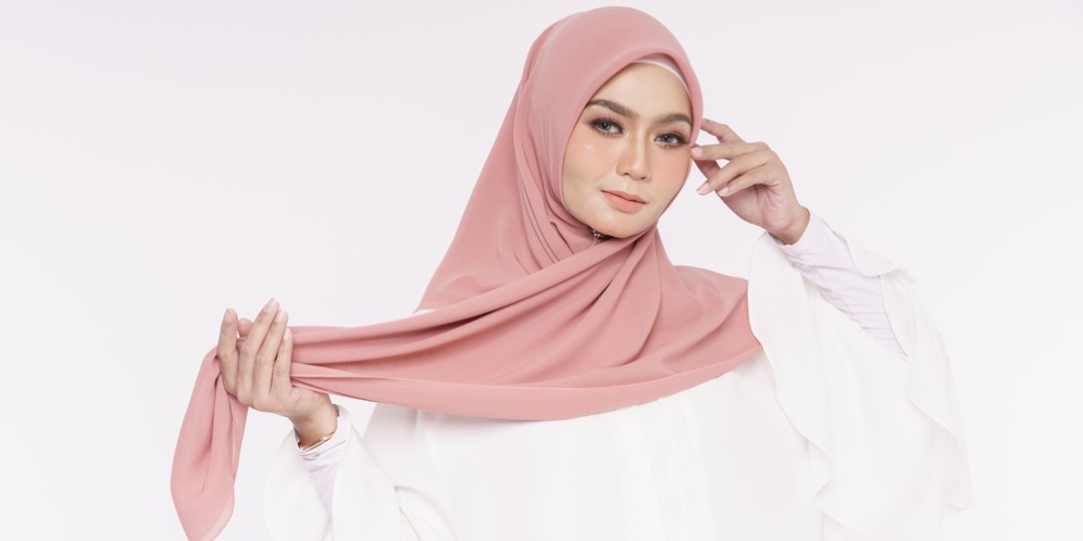 Cara Pakai Jarum Pentol Tanpa Merusak Kerudung