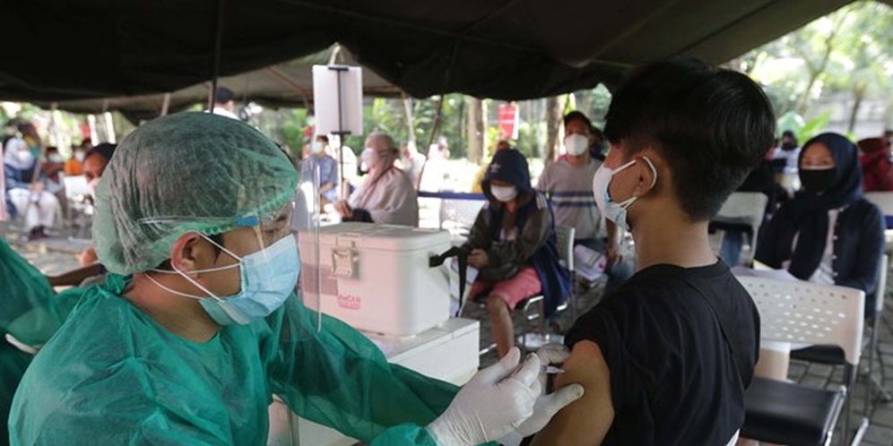 Meski Vaksinasi Baru 25% Total Penduduk, RI Optimis Merdeka dari Virus Corona