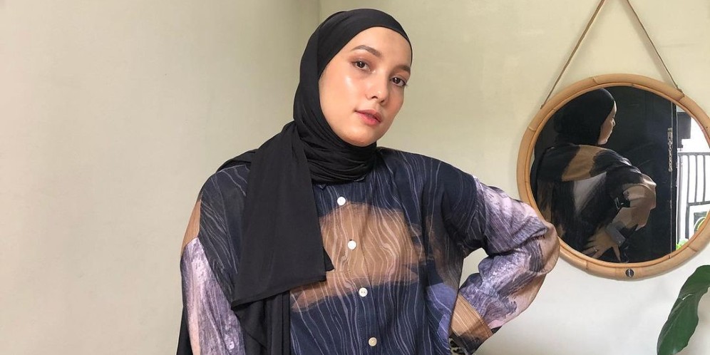 5 Look Stylish Fashion Desainer Hijab Jenahara Nasution